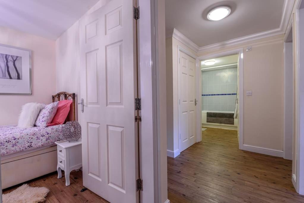 Ingledale Apartment, Ingleton, Yorkshire Dales National Park, Famous Three Peaks, Near The Lake District, Pets Are Welcome Ingleton  Exterior foto
